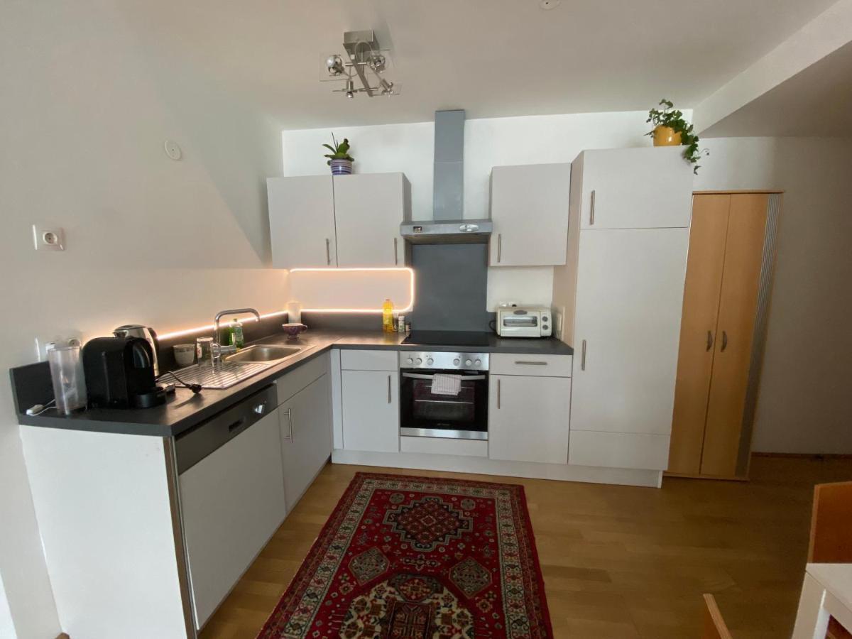 Apartment 9 Stops Away From City-Centre Viena Exterior foto